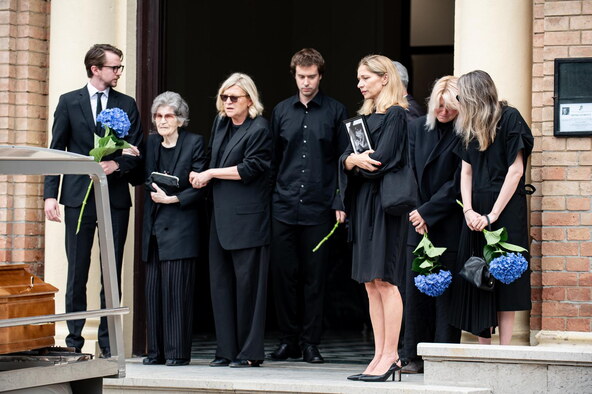 Sprovod redatelja Zrinka Ogreste na Mirogoju