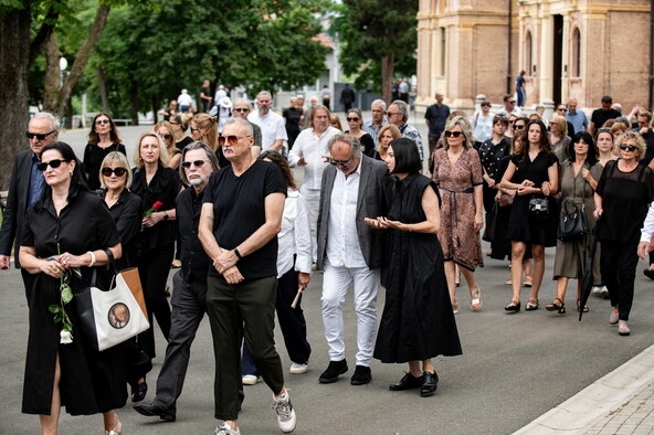 Sprovod redatelja Zrinka Ogreste na Mirogoju