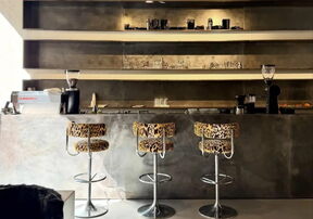 Saint Laurent cafe