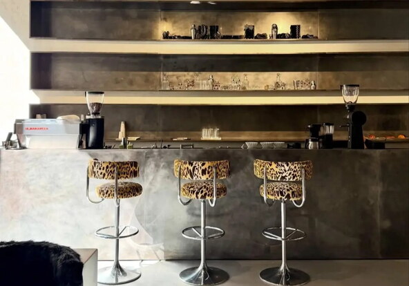 Saint Laurent cafe