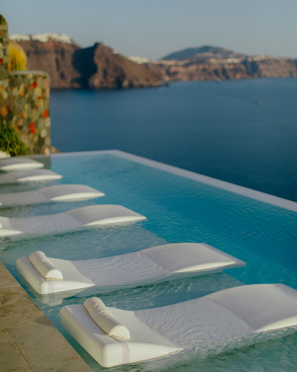 Canaves Oia Suites