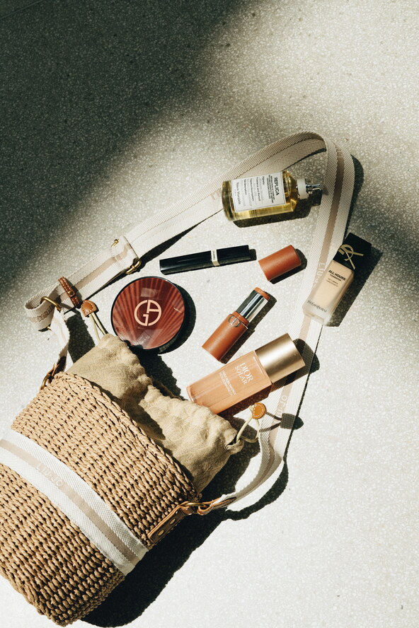 pletena torba Liu Jo (90,30€), parfem Maison Margiela “Replica Afternoon delight”,Notino (152€), Guerlain Terracotta,Douglas (62,29€), Dior Solar ulje, Douglas (76,59€), maskara Chanel.jpg
