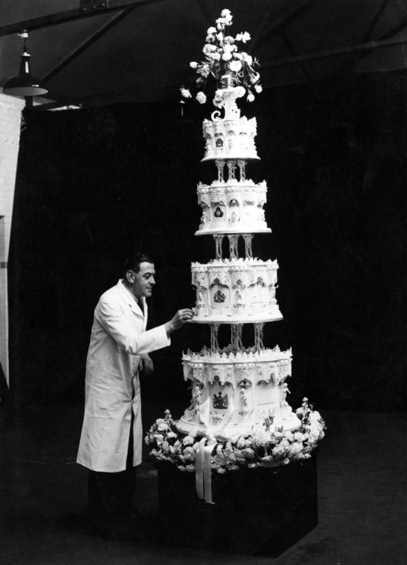 kraljevske-torte-ne-znamo-kakvog-su-bile-okusa-ali-smo-otkrili-kako-su-izgledale