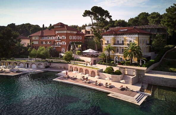 BoutiqueHotelAlhambra_exterior1.jpg