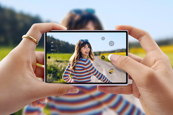 6.Samsung Galaxy Z Fold8_Camera_Dual 50MP.png