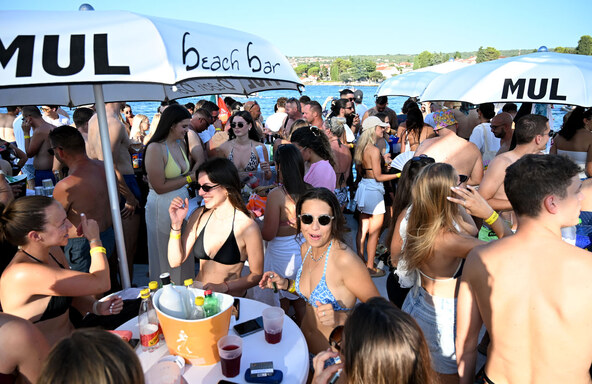 Mulino Beach x Extravagant_10.jpg