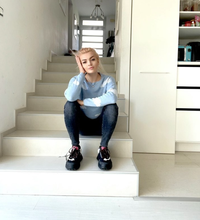 Ella Dvornik