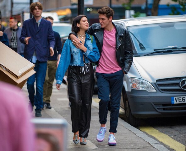 Dua Lipa i Isaac Carew