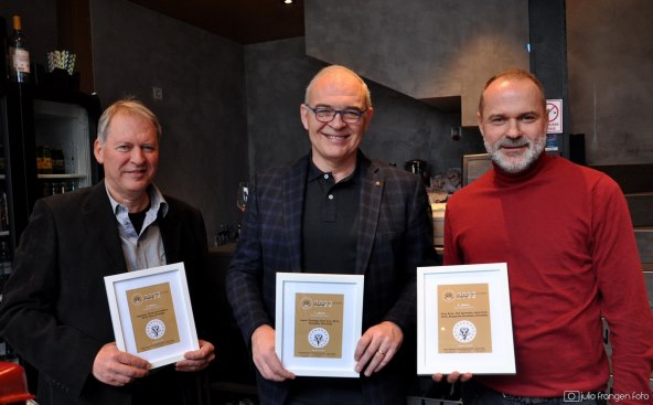 4_Press Nomu SSW 2022 vinari_ M.Degrassi, M.Istenič, T.Kota.JPG