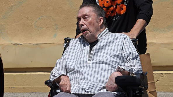 Tim Curry.jpg