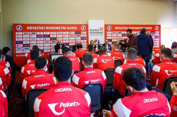 Izvor fotografija Jozo Čabraja kolektiff (2)_640x426.jpg