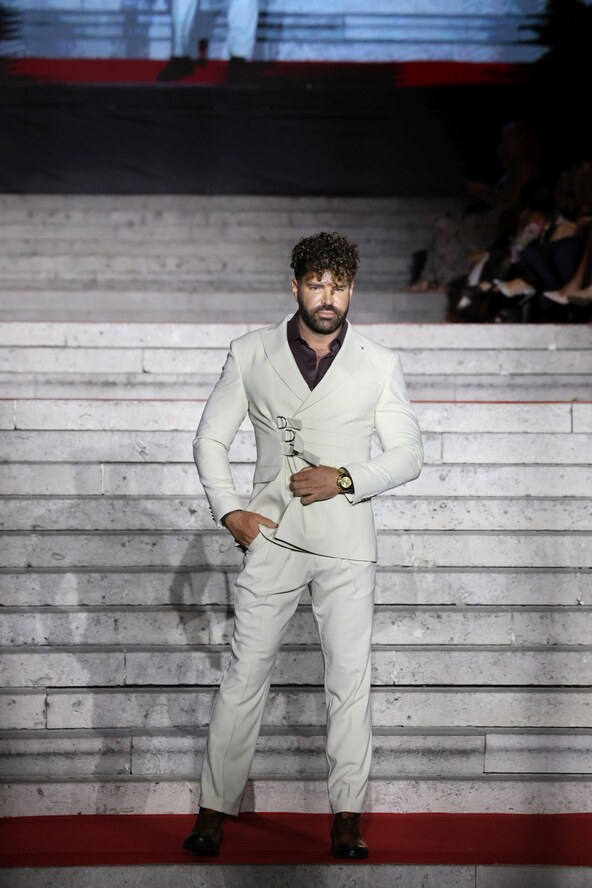 PHILLIP KLEVA ZA LOOK FAMOUS.jpg
