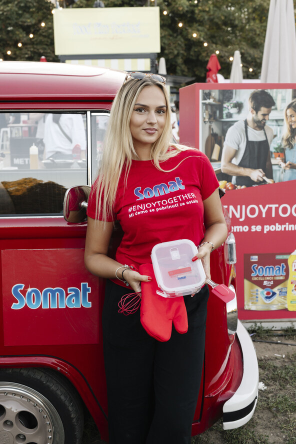 Somat lunch box, set box i pregača rasveselili su svih koji su se okušali u gađanju lopticom kapljicom.jpg