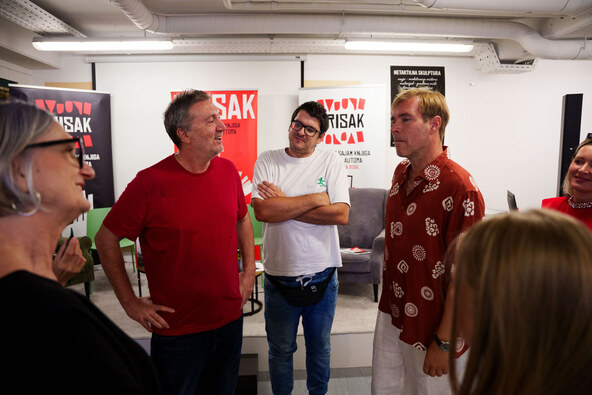 Vrisak Press 1.09 - 30.jpg