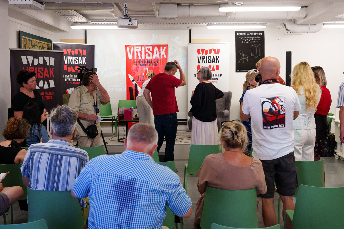 Vrisak Press 1.09 - 8.jpg
