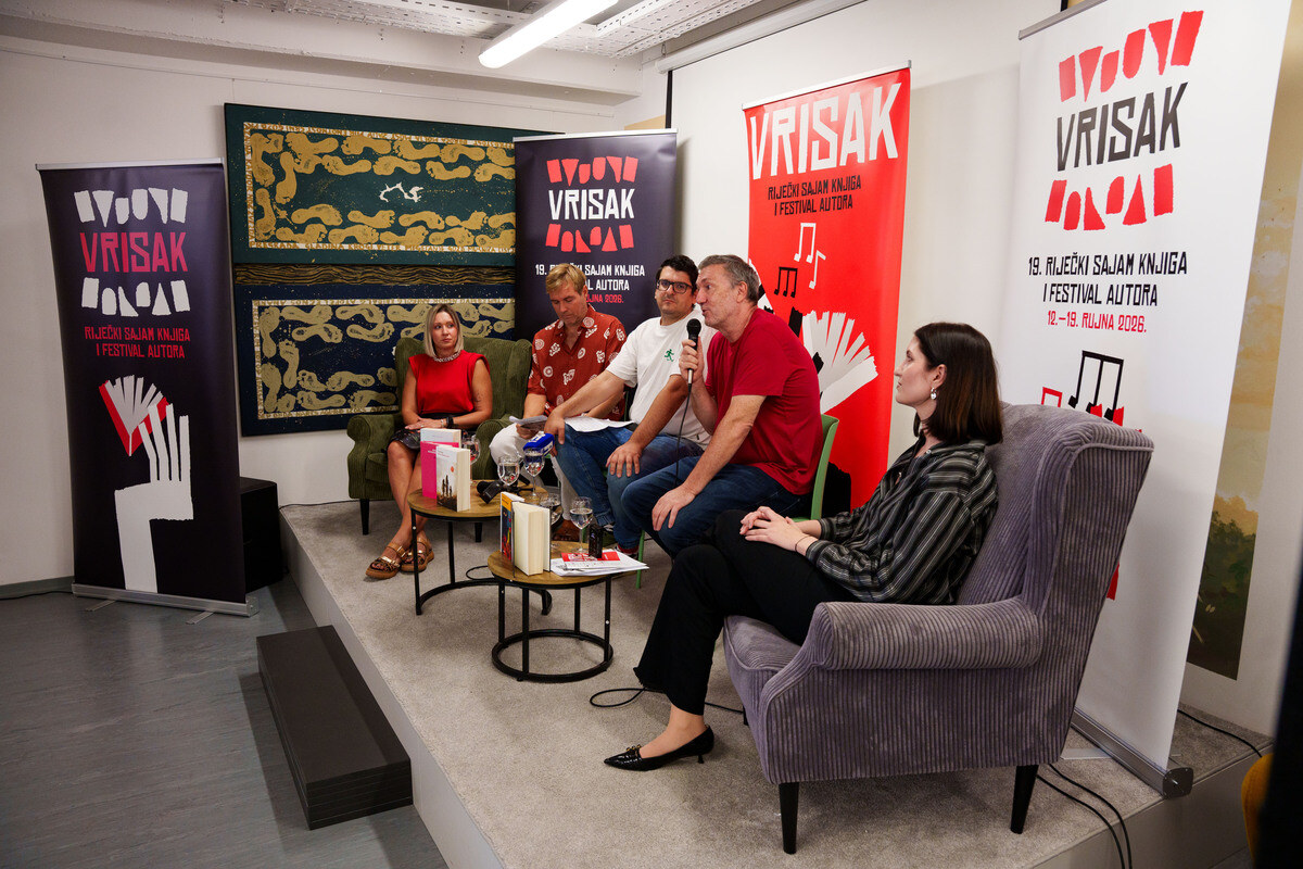 Vrisak Press 1.09 - 9.jpg