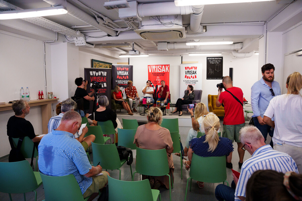 Vrisak Press 1.09 - 10.jpg
