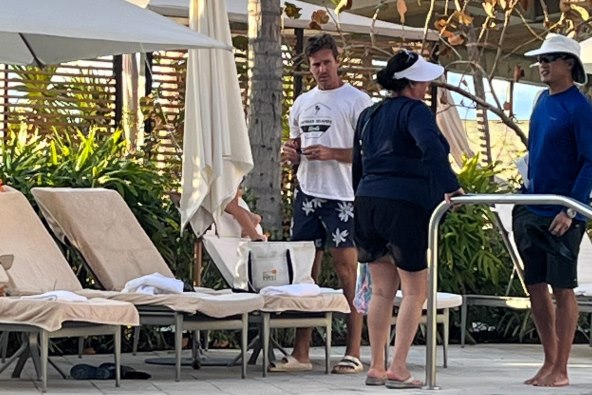 Armie Hammer na odmoru s djecom na Kajmanskim otocima