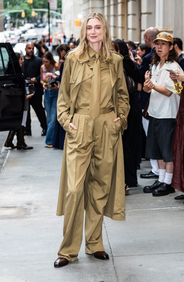 NYFW street style Elizabeth Debicki