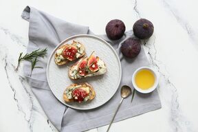 Bruschette sa smokvama