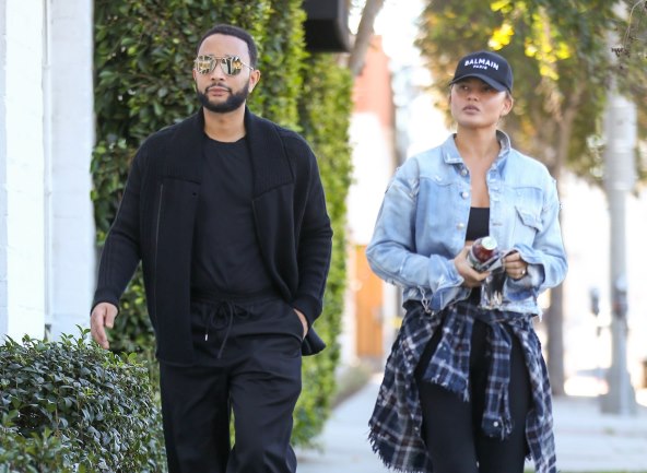 Chrissy Teigen je trudna