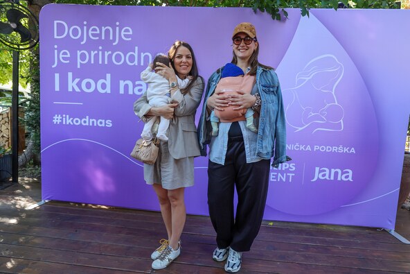 Iva Vuletić i Antea Mrkić.jpg