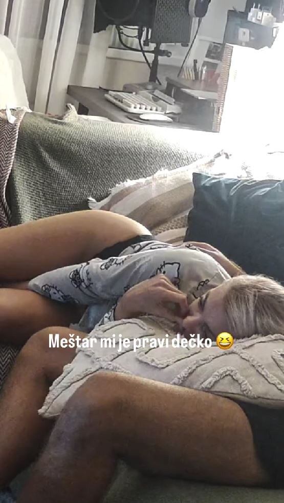 Ella Dvornik s dečkom