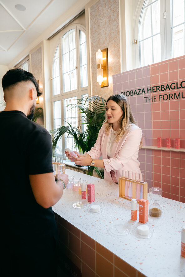 Biobaza Herbaglow Essentials Serum Lab.JPG