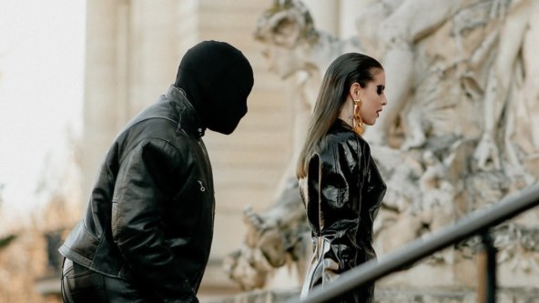 Kanye West je bio u vezi s Julijom Fox koja kopira izgled Kim Kardashian