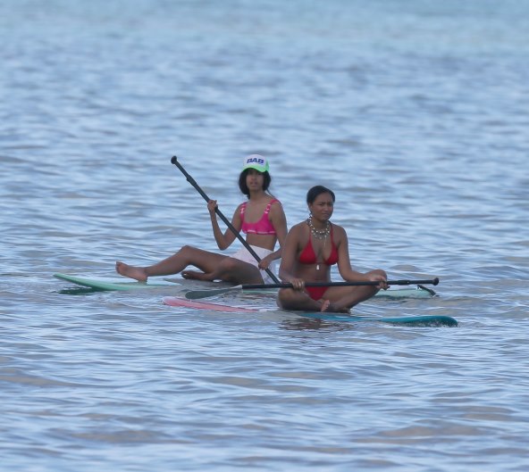 Malia i Sasha Obama na odmoru na Havajima