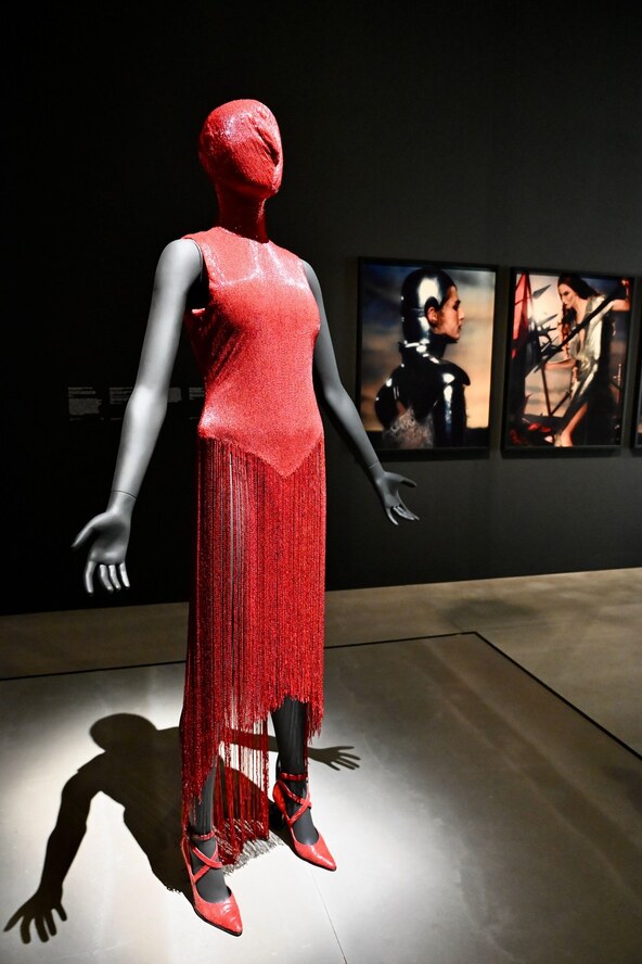 The 90s Art and Fashion Tate Britain