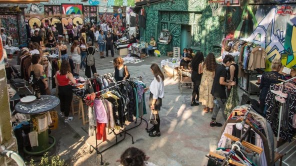 'Rewear Me' buvljak u dvorštu Medike