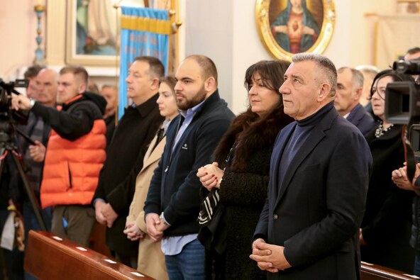 Ante Gotovina sa suprugom Dunjom, sinom Antom i njegovom djevojkom