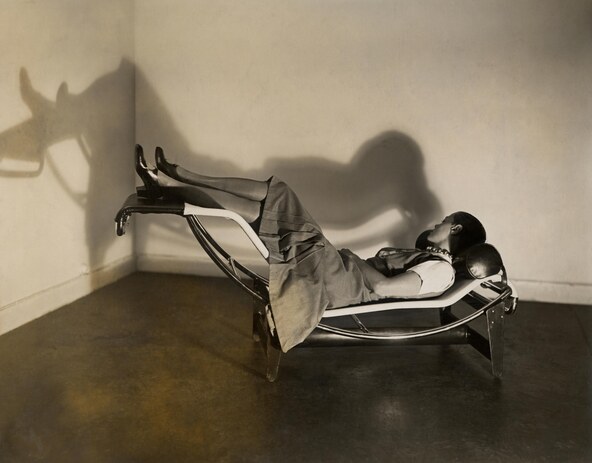 XXX Charlotte Perriand_chaise_longue_1929_copyright-FLC-AChP-PJ-ADAGP-2019-ok.jpg