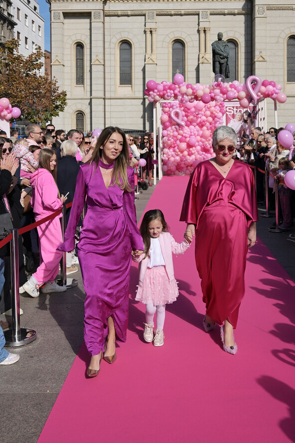 story pink, story pink revija