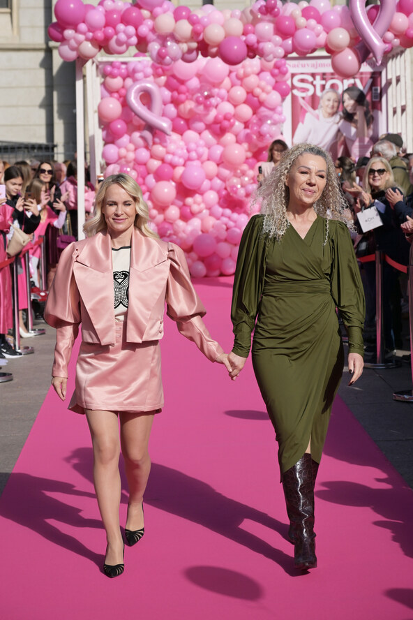 story pink, story pink revija