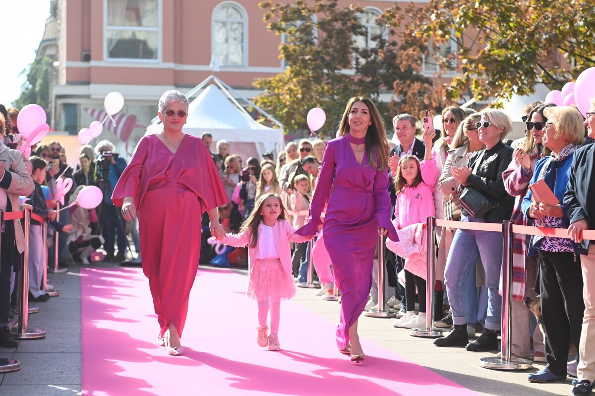 Story Pink 2026 (1).jpg