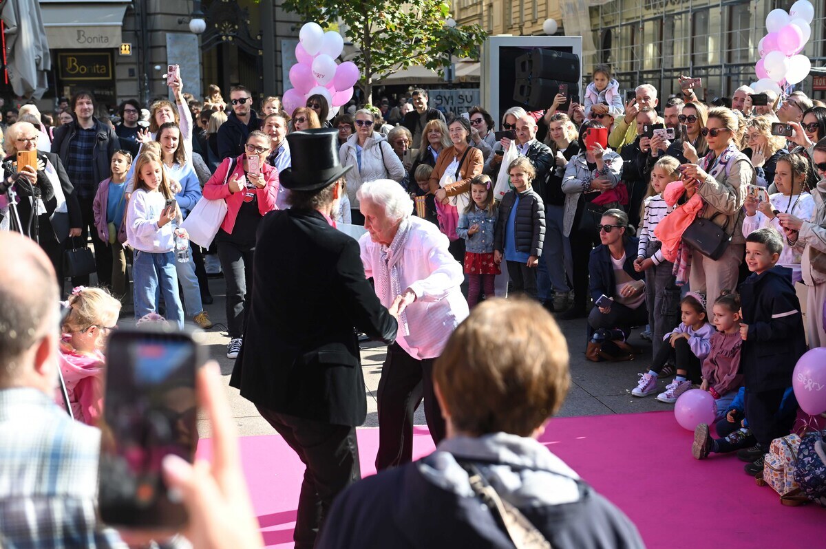 Story Pink 2026 (1).jpg