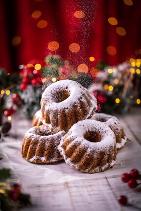 RougeXmas kuglof_ B. Haron Markičević