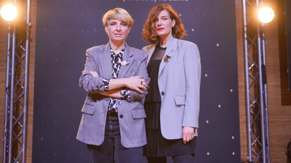 Anita Valo i Meri Jaman su osnovale glazbeni sastav Meritas 1996.