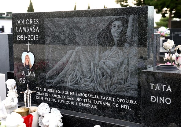 Grob Dolores Lambaše