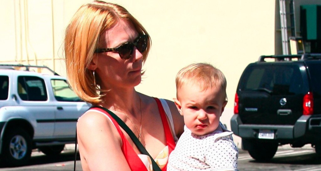 January Jones - društveno angažirana mama