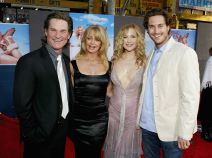 Kate Hudson, Oliver Hudson, Goldie Hawn, Kurt RUssell