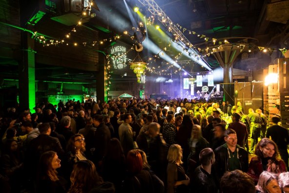 Mnogobrojni Splićani u najboljem društvu dočekali najveseliji irski blagdan St. Patricks Day!