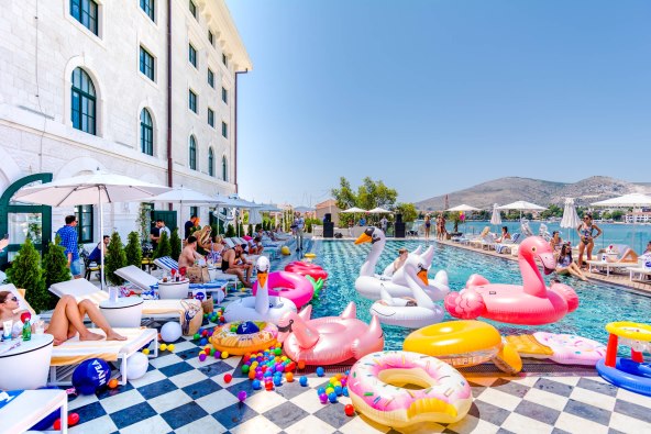 Cosmopolitan pool party powered by Nivea Sun najbolja je zabava na Jadranu!