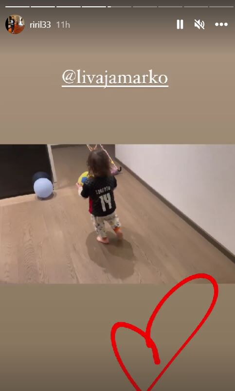 Sin Iris i Marka Livaje u nogometnom dresu