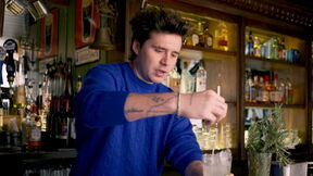 Brooklyn Beckham pravi koktele