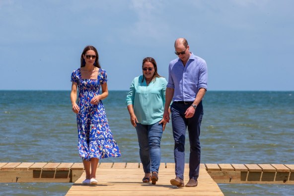 Princ William i Kate započeli su svoju turneju po Karibima posjetom farmi kakaa u Belizeu