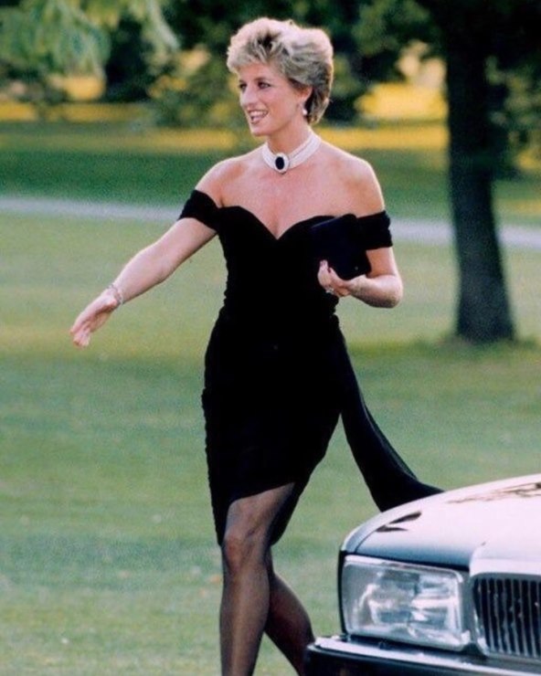 Princeza Diana u osvetničkoj haljini