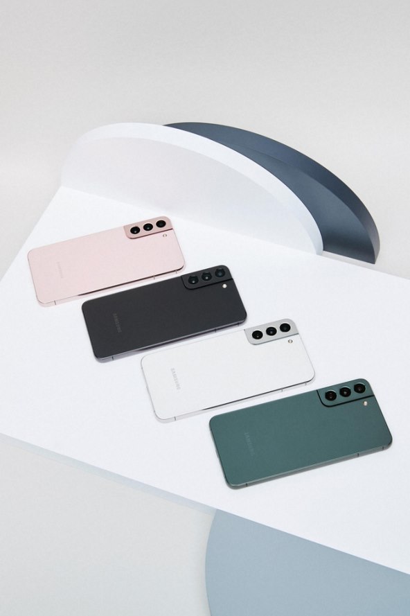 1-10 Galaxy S22 Plus_Group Image(1).jpg